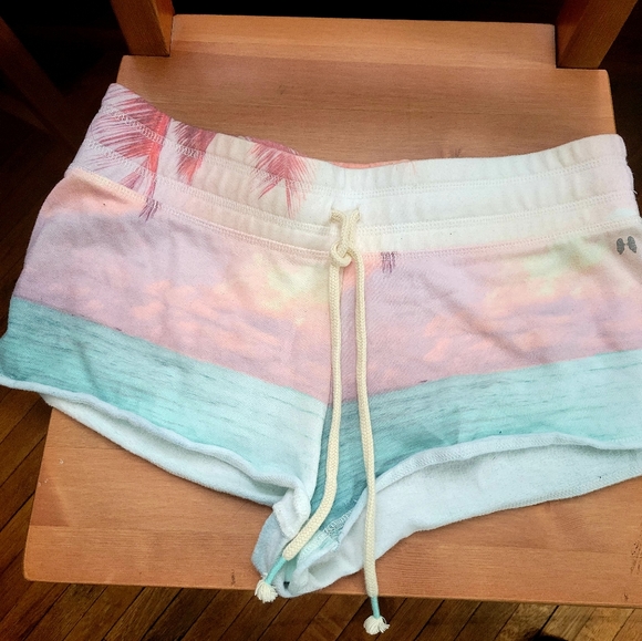 Victoria's Secret Pants - Victoria's Secret Women's size S casual shorts